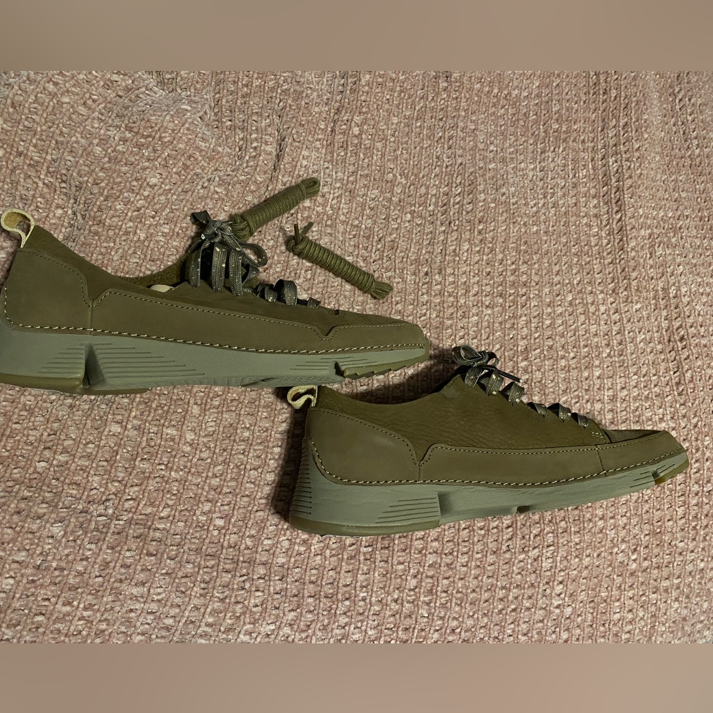 Clarks Olive Green Women’s Sneakers - Picture 4 of 10